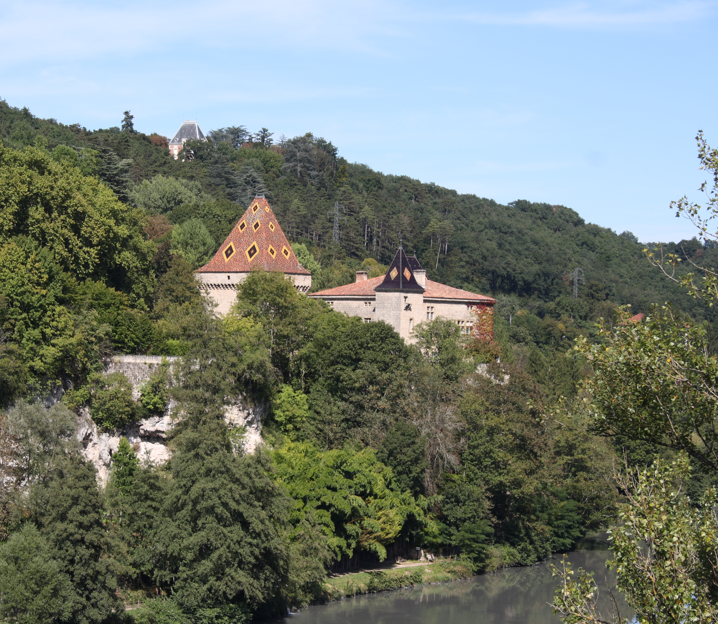 Vue du Château de la Sône depuis la Conciergerie